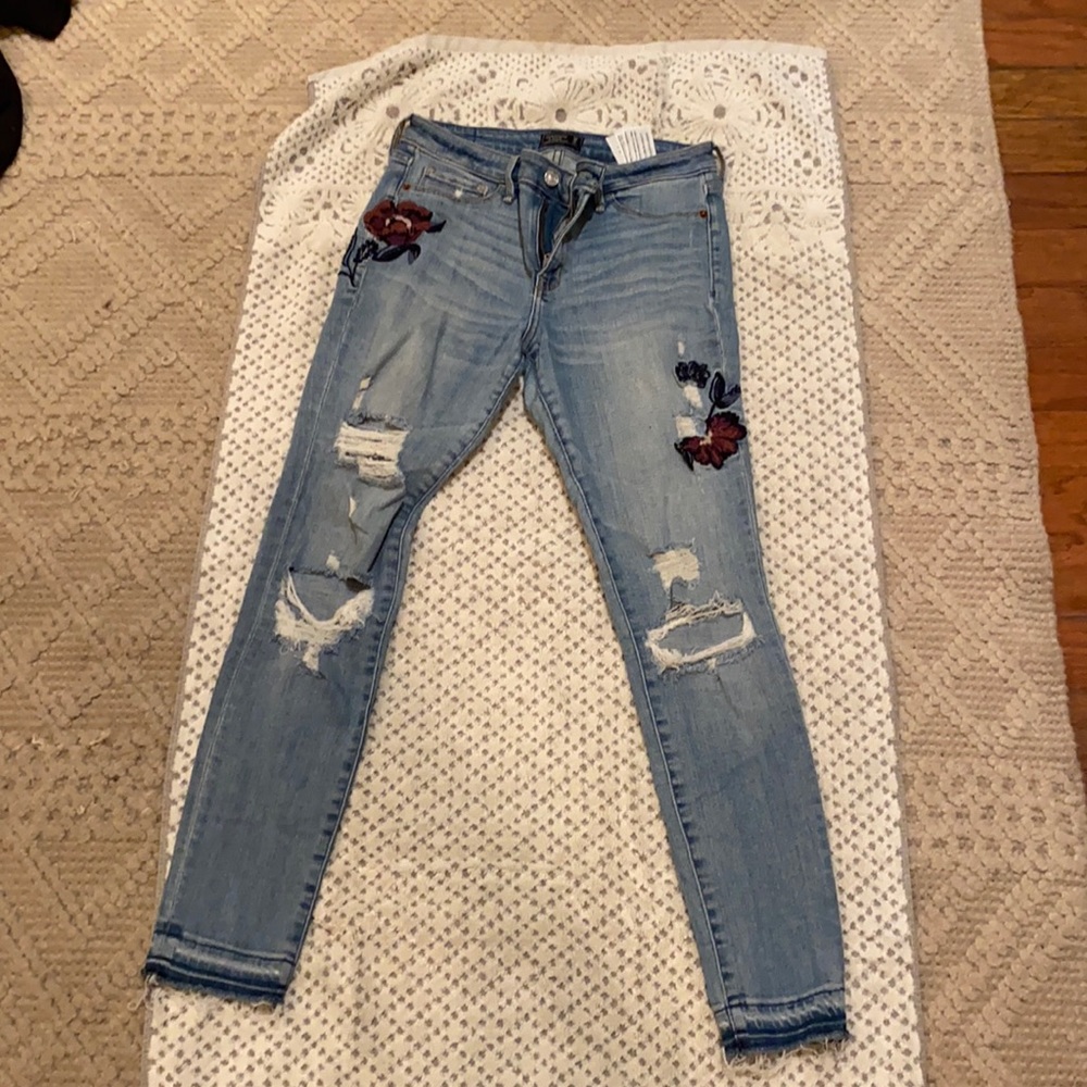 High waisted embroidered jeans